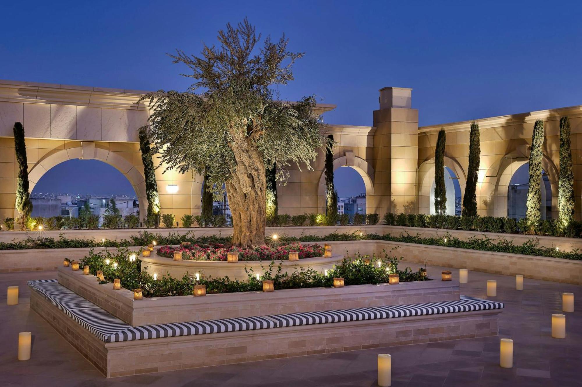 The Ritz-Carlton, Amman Hotell Exteriör bild The Westin La Paloma