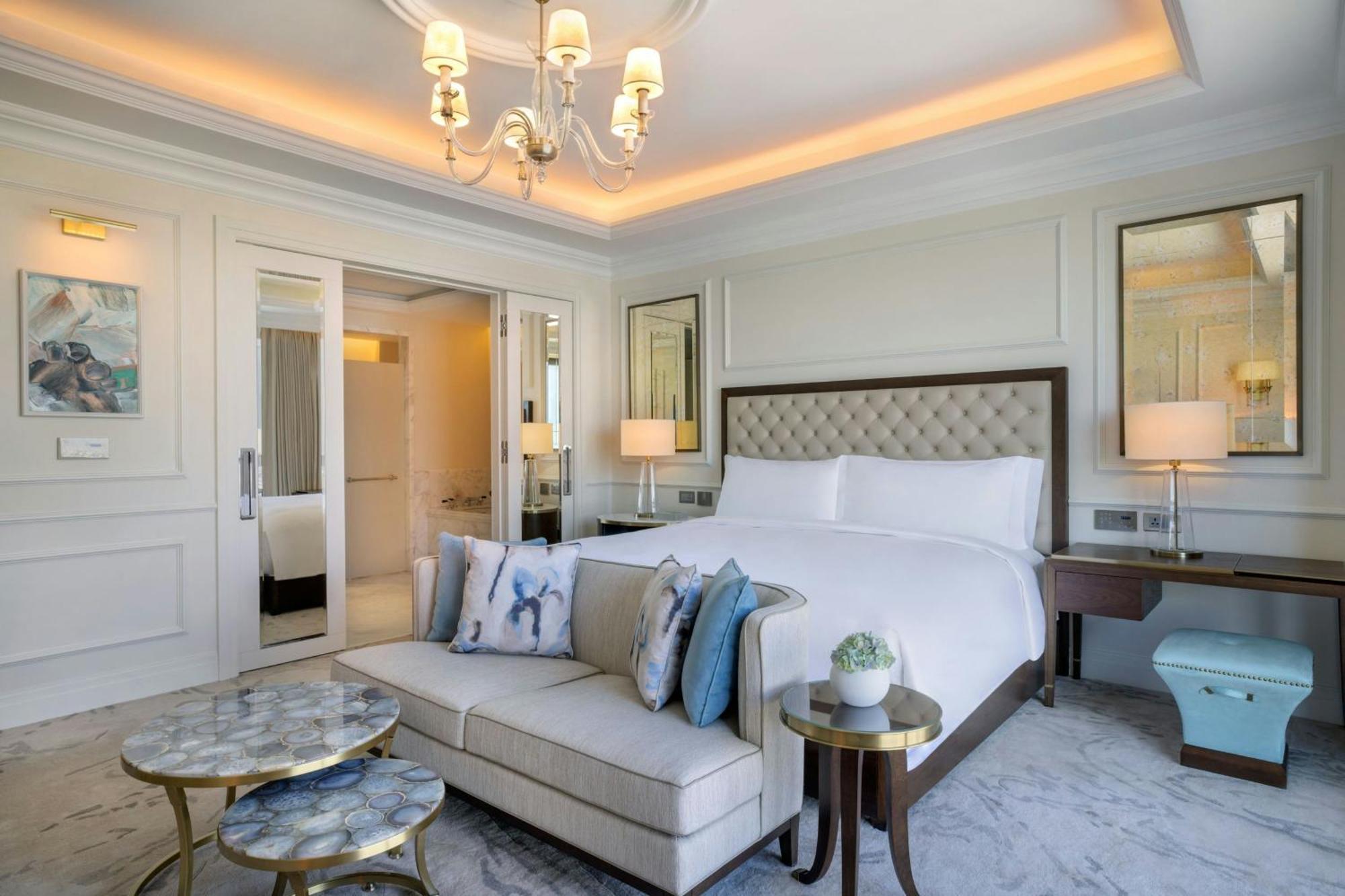 The Ritz-Carlton, Amman Hotell Exteriör bild A bedroom at The St. Regis Maldives