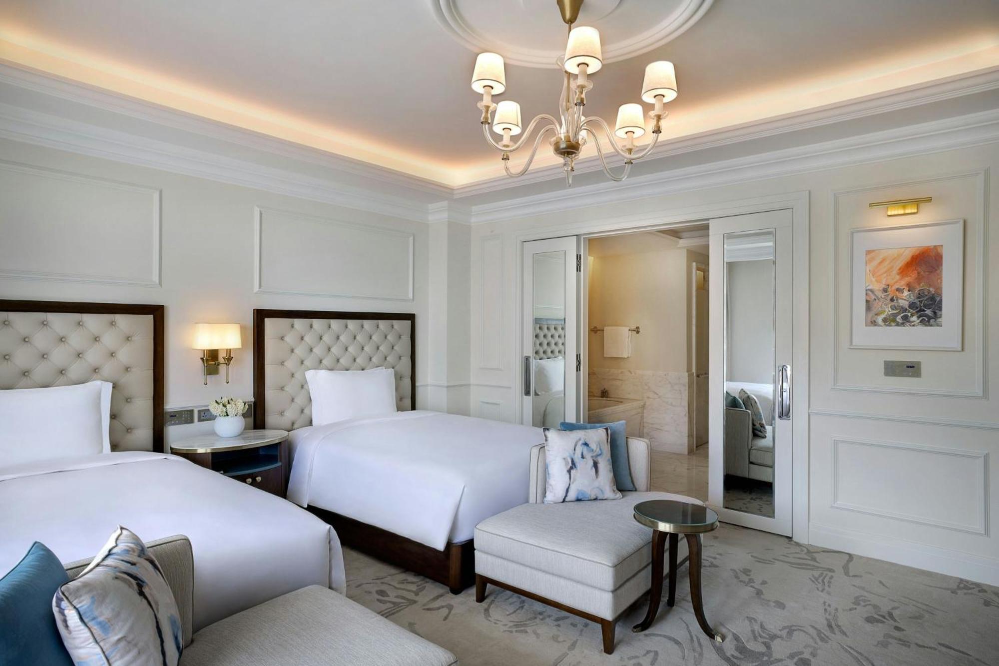 The Ritz-Carlton, Amman Hotell Exteriör bild Deluxe Room