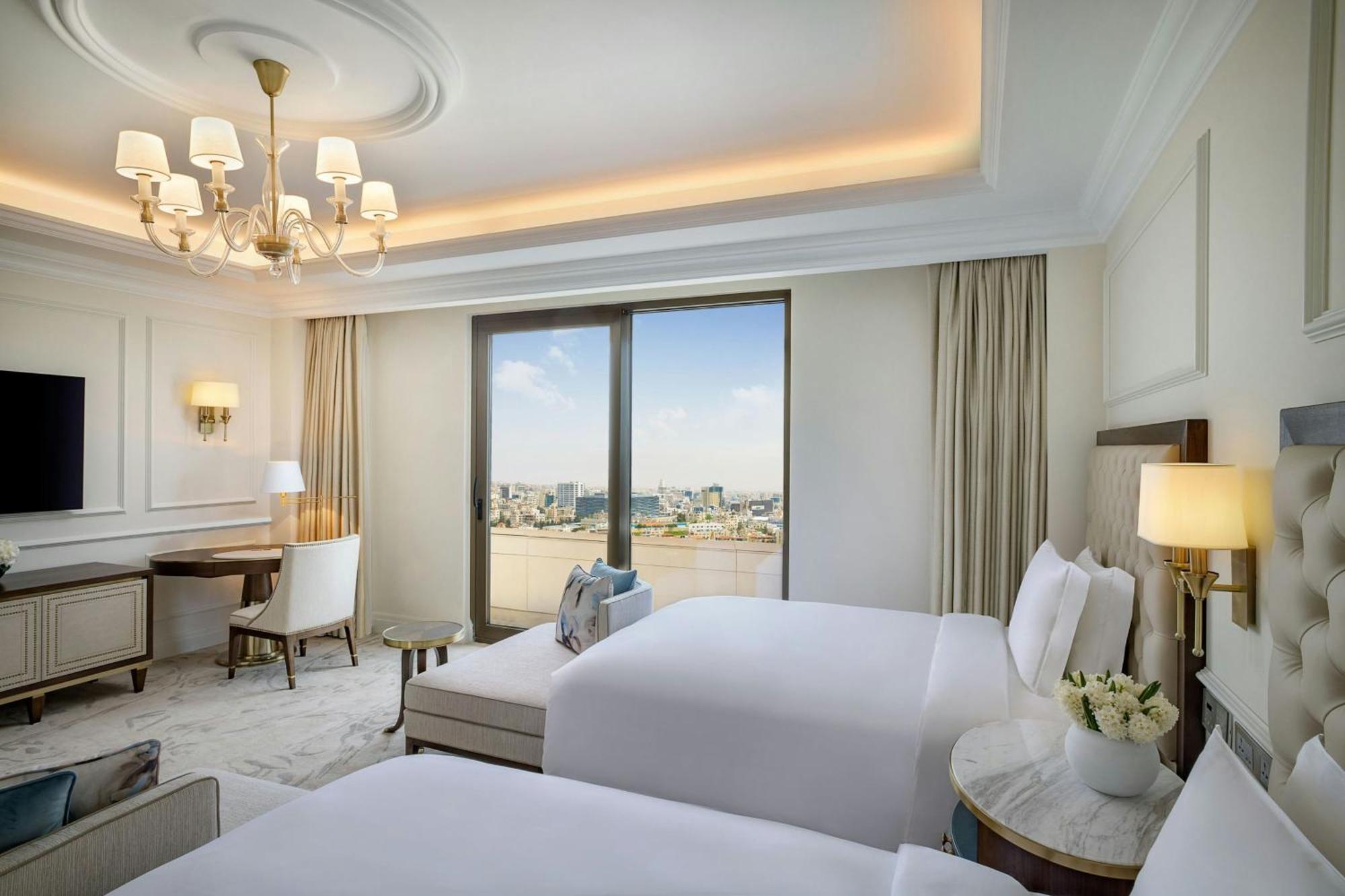 The Ritz-Carlton, Amman Hotell Exteriör bild Deluxe Room