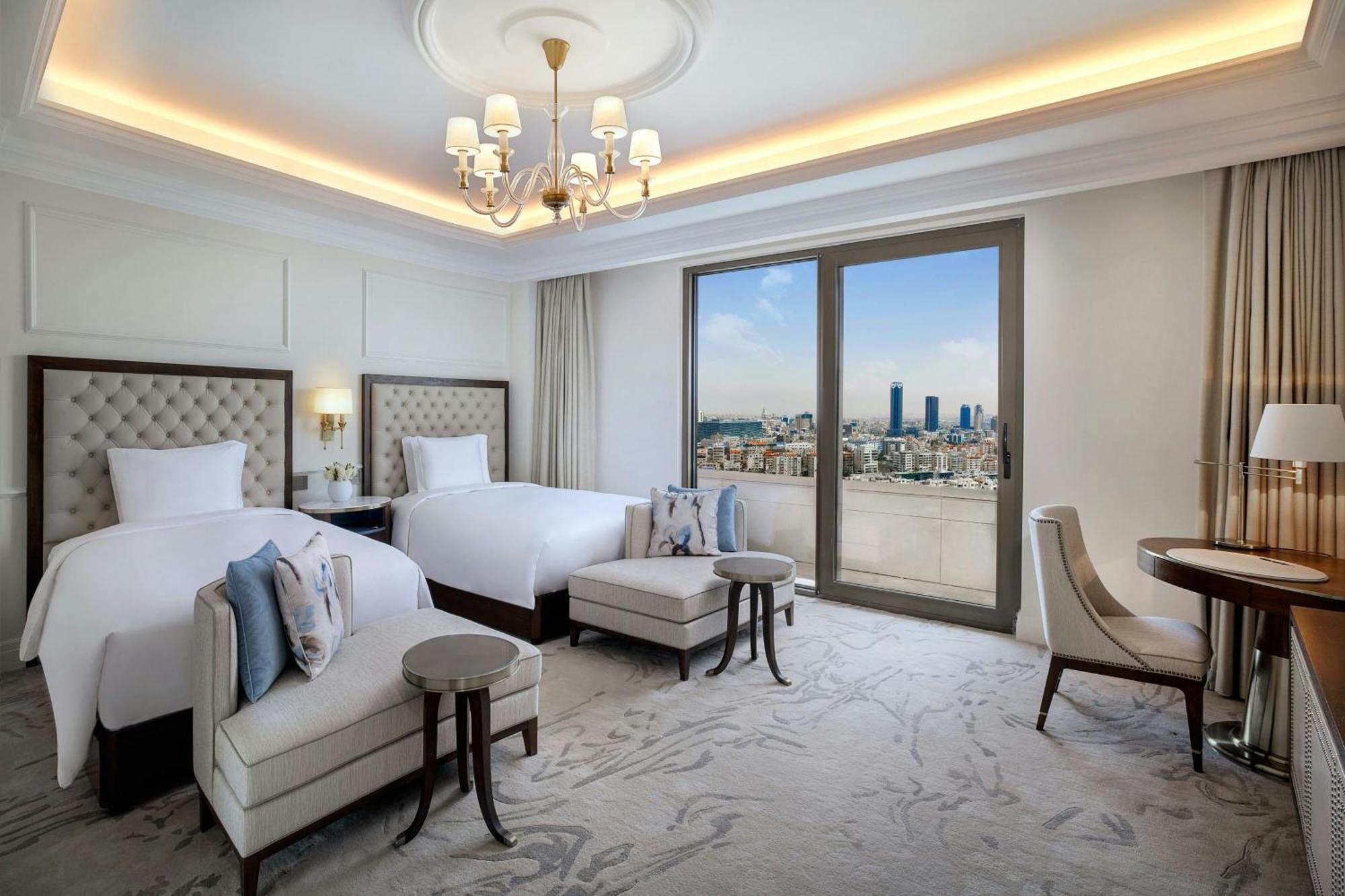The Ritz-Carlton, Amman Hotell Exteriör bild Deluxe Suite