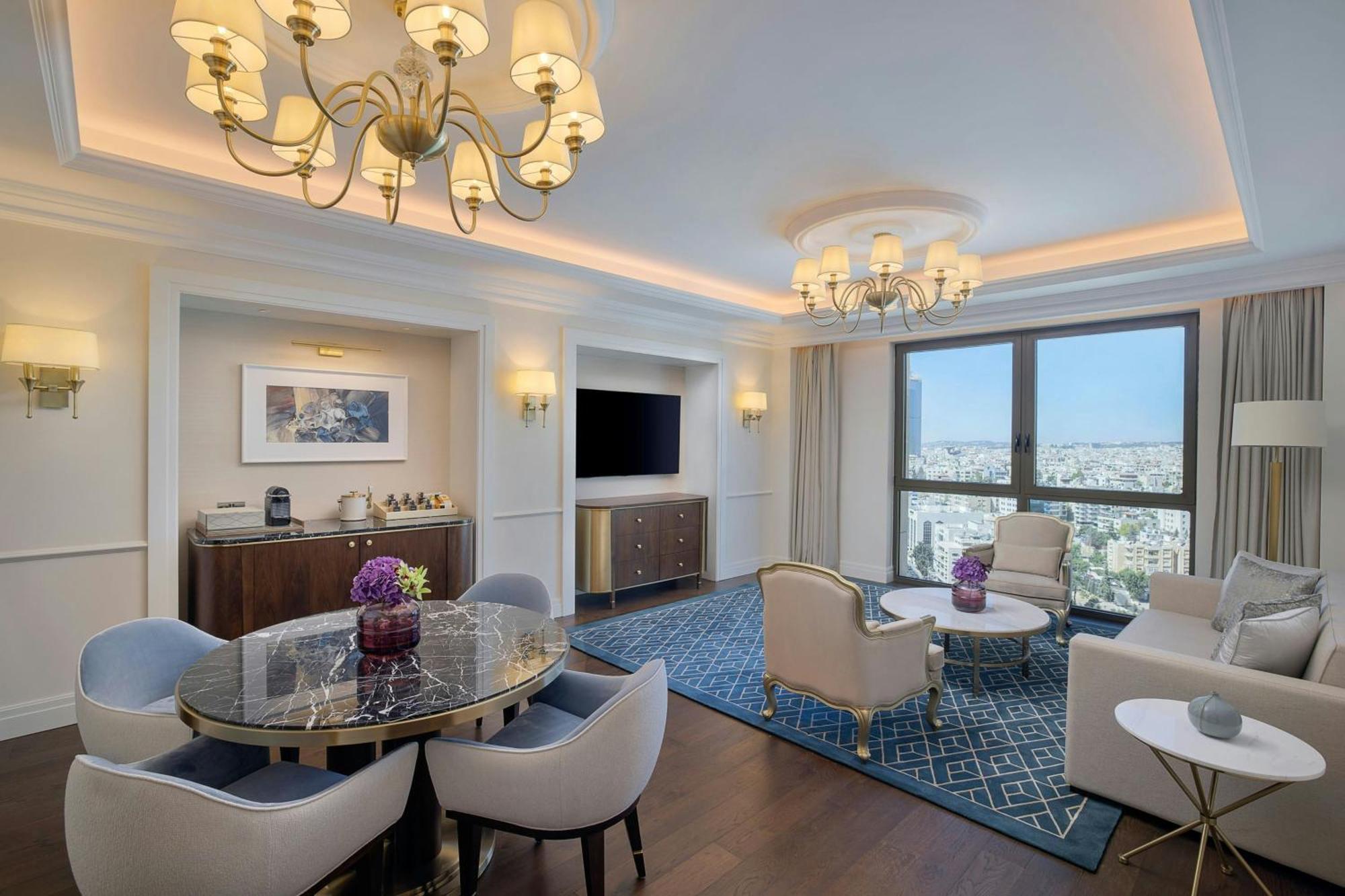 The Ritz-Carlton, Amman Hotell Exteriör bild A suite at the hotel