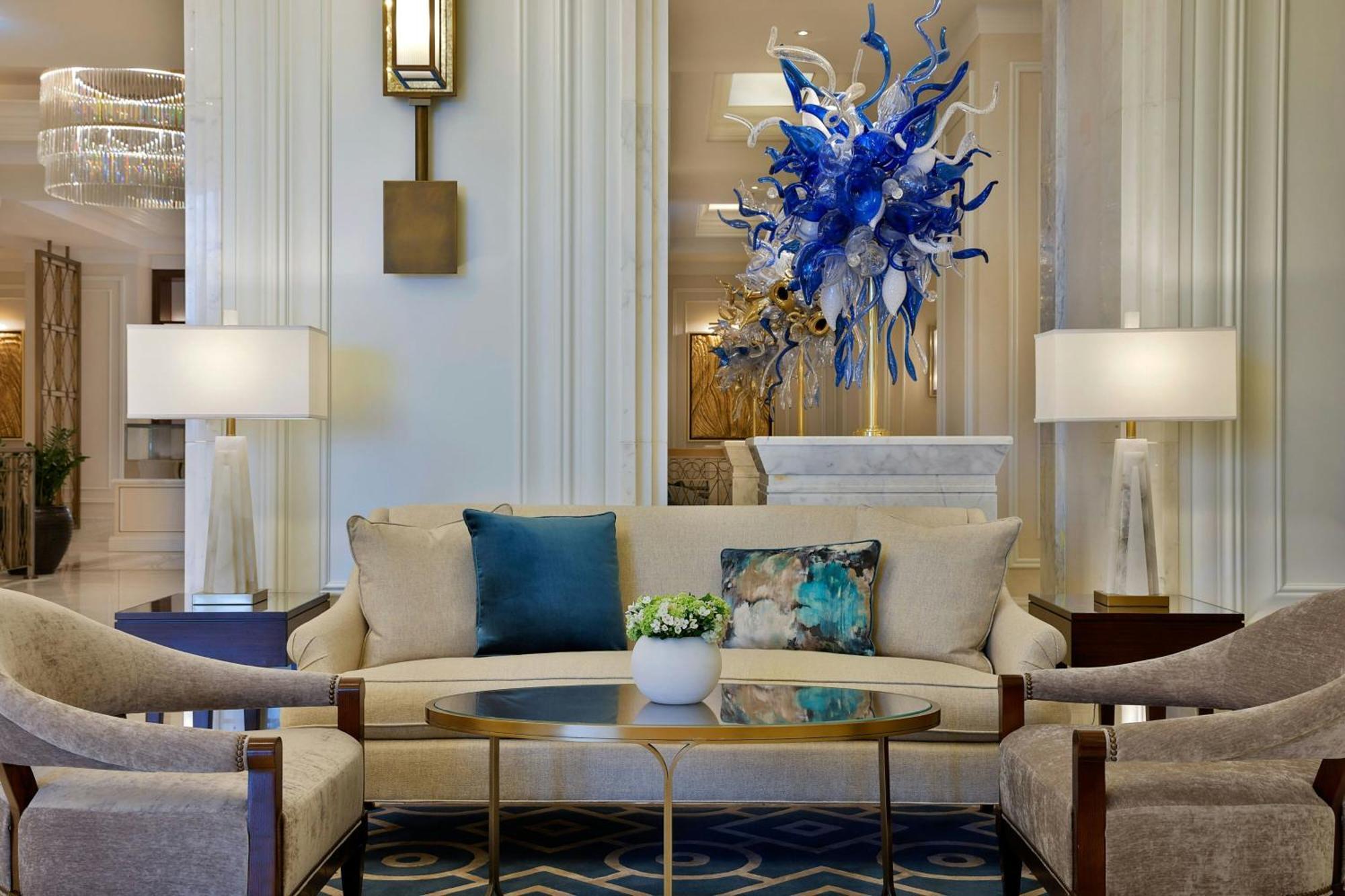 The Ritz-Carlton, Amman Hotell Exteriör bild The lobby of the Four Seasons Hotel